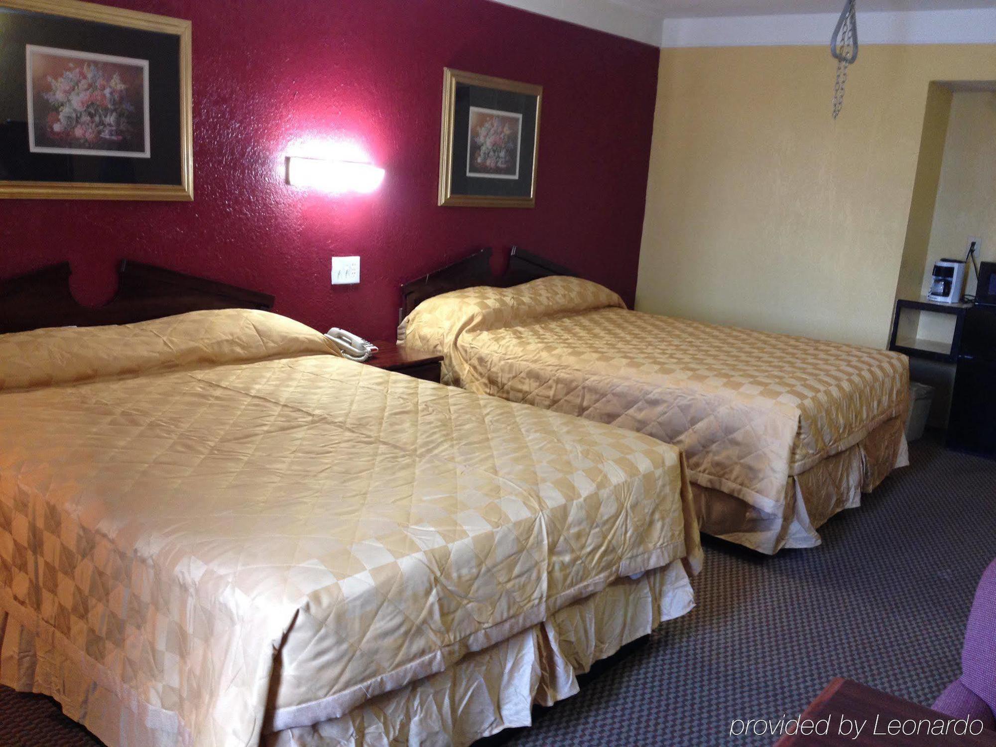 Economy Inn & Suites Дентън Екстериор снимка
