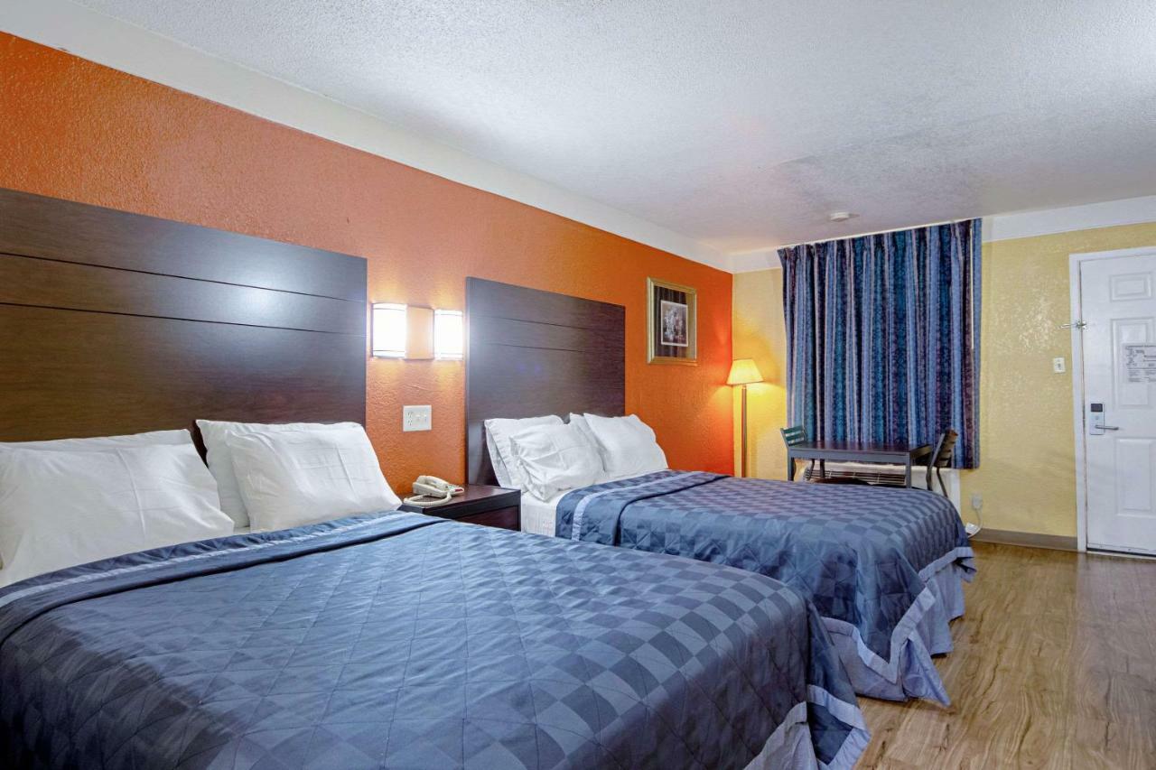 Economy Inn & Suites Дентън Екстериор снимка